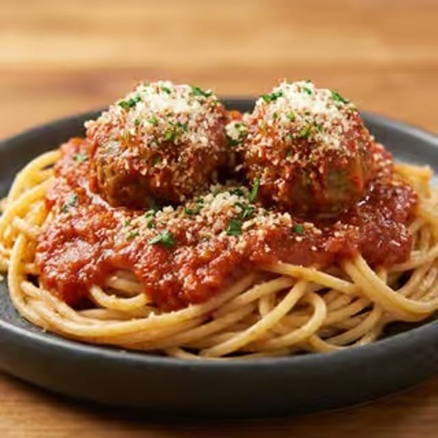 Kid's Spaghetti with Two Meatballs, Two Garlic Knots & Soft Drink.